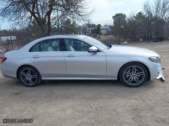 2018 Mercedes-Benz E-Class E 300 with VIN WDDZF4KB2JA454750, listed as a IAAI auction lot 41775210 with 83,121 mi miles. Bid and sale history available at carsss.com. Image 13.