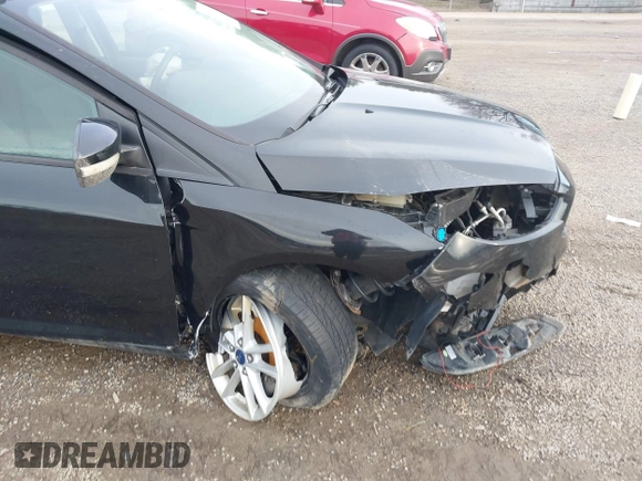 2015 Ford Focus SE with VIN 1FADP3K23FL373639, listed as a IAAI auction lot 41525834 with 62,170 mi miles. Bid and sale history available at carsss.com. Image 18.