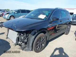 2024 Volkswagen Tiguan SE with VIN 3VVMB7AX9RM125851, listed as a IAAI auction lot 42265007 with 6,064 mi miles and . Bid and sale history available at DreamBid. Image 18.