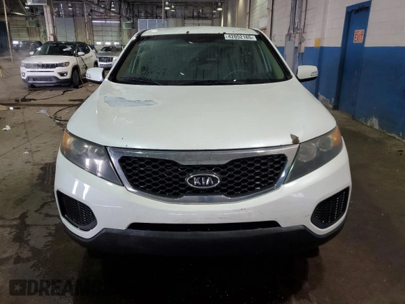 2011 Kia Sorento LX with VIN 5XYKT3A18BG052689, listed as a Copart auction lot 42052165 with 194,048 mi miles and Clean Title. Bid and sale history available at carsss.com. Image 5.