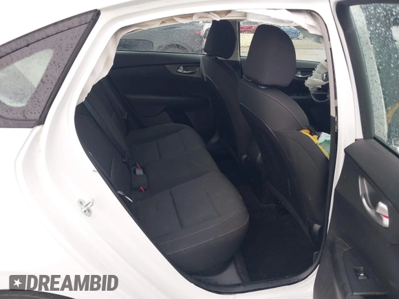 2021 Kia Forte LXS z VIN 3KPF24ADXME377638, wystawiony jako IAAI lot #42467878 z przebiegiem 53 446 mil mil oraz . Historia ofert i sprzedaży dostępna na DreamBid. Obrazek 8.