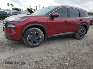 2024 Nissan Rogue SV z VIN JN8BT3BA8RW005324, wystawiony jako Copart lot #51654915 z przebiegiem 7 062 mil mil oraz Szkoda całkowita • Salvage title. Historia ofert i sprzedaży dostępna na DreamBid. Obrazek 1.