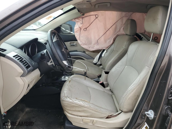 2010 Mitsubishi Outlander XLS with VIN JA4JT4AX5AZ002588, listed as a Copart auction lot 84287184 with 184,195 mi miles and Salvage Title. Bid and sale history available at carsss.com. Image 7.