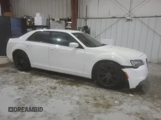 2019 Chrysler 300 with VIN 2C3CCABG7KH697691, listed as a Copart auction lot 50608055 with 141,601 mi miles and Salvage Title. Bid and sale history available at carsss.com. Image 4.