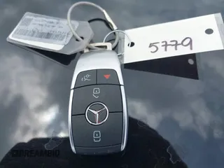 2025 Mercedes-Benz CLA 250 z VIN W1K5J4GB3SN516138, wystawiony jako IAAI lot #41903335 z przebiegiem 12 318 mil mil oraz . Historia ofert i sprzedaży dostępna na DreamBid. Obrazek 11.