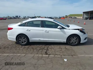 2017 Hyundai Sonata SE z VIN 5NPE24AF8HH575715, wystawiony jako IAAI lot #42030675 z przebiegiem 109 976 mil mil oraz . Historia ofert i sprzedaży dostępna na DreamBid. Obrazek 14.