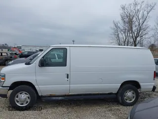 2013 Ford Econoline Cargo Commercial z VIN 1FTNE2EW5DDA32862, wystawiony jako IAAI lot #42012064 z przebiegiem 123 985 mil mil oraz . Historia ofert i sprzedaży dostępna na DreamBid. Obrazek 14.