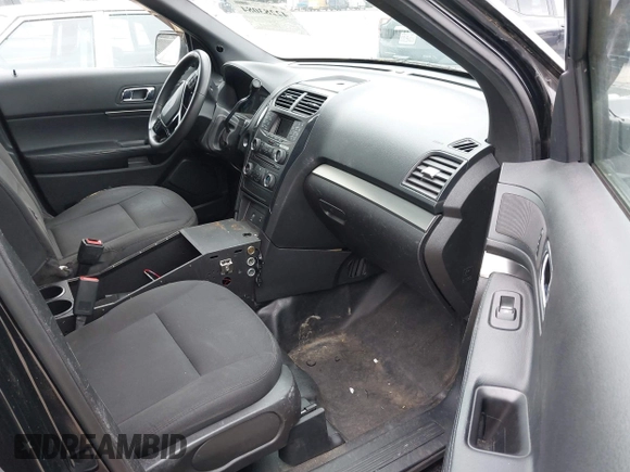 2017 Ford Police Interceptor Utility z VIN 1FM5K8AR9HGC26225, wystawiony jako IAAI lot #42283084 z przebiegiem Nie podano mil oraz . Historia ofert i sprzedaży dostępna na DreamBid. Obrazek 5.