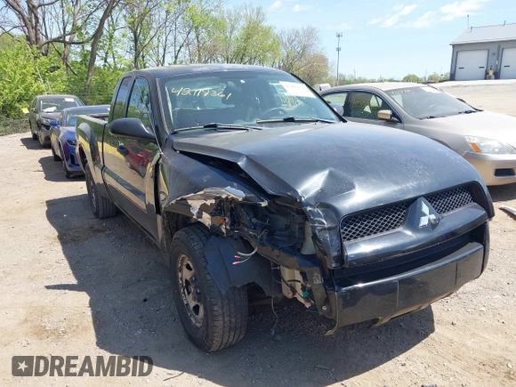 2008 Mitsubishi Raider LS z VIN 1Z7HC22K68S609523, wystawiony jako IAAI lot #42119361 z przebiegiem 154 328 mil mil oraz . Historia ofert i sprzedaży dostępna na DreamBid. Obrazek 1.