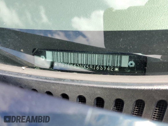 2005 Cadillac Escalade z VIN 1GYEK63NX5R163942, wystawiony jako Copart lot #55406495 z przebiegiem 231 861 mil mil oraz Szkoda całkowita • Salvage title. Historia ofert i sprzedaży dostępna na DreamBid. Obrazek 13.