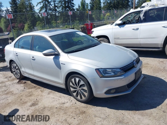 2013 Volkswagen Jetta Hybrid SE z VIN 3VW637AJ1DM303788, wystawiony jako IAAI lot #42205720 z przebiegiem 242 957 mil mil oraz . Historia ofert i sprzedaży dostępna na DreamBid. Obrazek 1.
