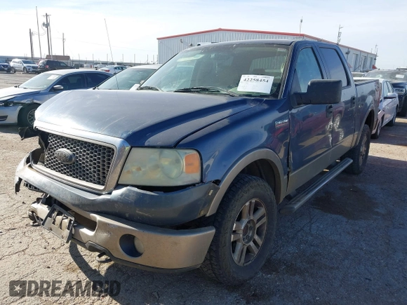 2006 Ford F-150 XLT z VIN 1FTPW14V56KD51329, wystawiony jako IAAI lot #42258454 z przebiegiem 266 152 mil mil oraz . Historia ofert i sprzedaży dostępna na DreamBid. Obrazek 2.