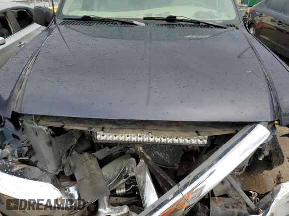 2000 Ford Excursion Limited with VIN 1FMNU43S4YEB85419, listed as a Copart auction lot 46796535 with 118,979 mi miles and Salvage title. Bid and sale history available at DreamBid. Image 12.