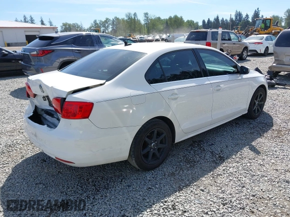 2013 Volkswagen Jetta TDI w/Premium с VIN 3VWLL7AJXDM388780, выставлен на аукционе IAAI как лот 42167972 с пробегом 189 950 миль миль и . История ставок и продаж доступна на DreamBid. Изображение 4.