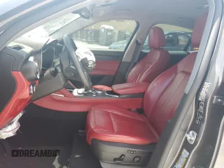 2021 Alfa Romeo Stelvio z VIN ZASPAJAN8M7D12681, wystawiony jako Copart lot #58557785 z przebiegiem Nie podano mil oraz Nie do naprawy • Non repairable. Historia ofert i sprzedaży dostępna na DreamBid. Obrazek 7.
