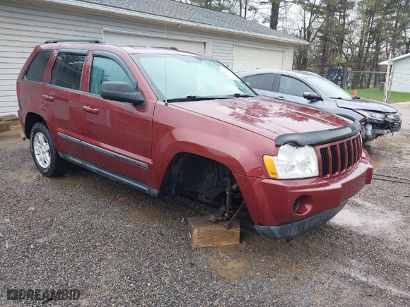 2007 Jeep Grand Cherokee Laredo with VIN 1J8GR48K27C583108, listed as a IAAI auction lot 41994761 with 188,171 mi miles. Bid and sale history available at carsss.com. Image 1.