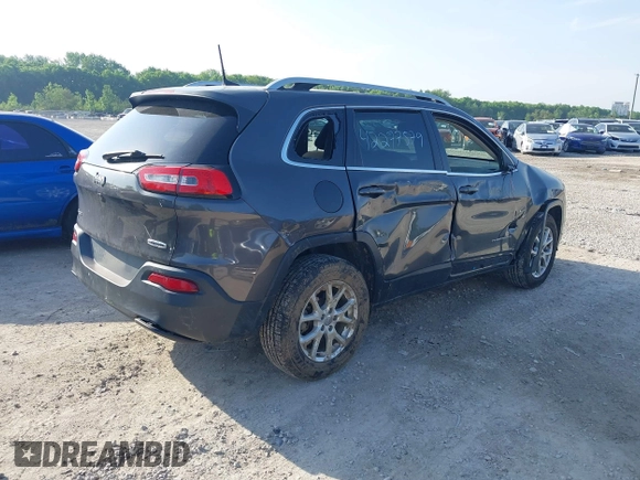 2017 Jeep Cherokee Latitude z VIN 1C4PJMCB7HW501797, wystawiony jako IAAI lot #42277579 z przebiegiem 107 639 mil mil oraz . Historia ofert i sprzedaży dostępna na DreamBid. Obrazek 4.