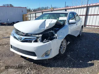2014 Toyota Camry SE with VIN 4T1BK1FK2EU540026, listed as a IAAI auction lot 41678692 with 85,275 mi miles. Bid and sale history available at carsss.com. Image 16.