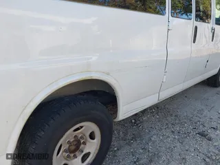 2012 Chevrolet Express Passenger 1LT with VIN 1GAZG1FA3C1128586, listed as a IAAI auction lot 41469668 with 182,658 mi miles. Bid and sale history available at carsss.com. Image 17.