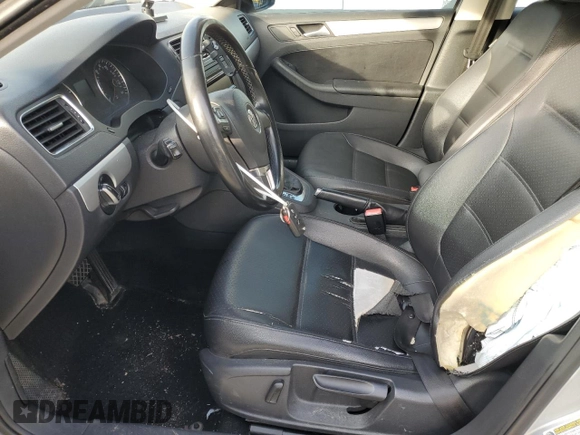 2013 Volkswagen Jetta SE с VIN 3VWDP7AJ1DM251929, выставлен на аукционе Copart как лот 53448185 с пробегом 272 882 миль миль и Списание • Salvage title. История ставок и продаж доступна на DreamBid. Изображение 7.