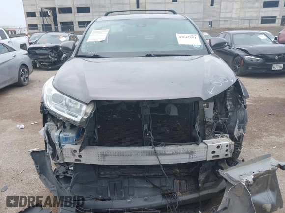 2018 Toyota Highlander LE with VIN 5TDZZRFH0JS236919, listed as a IAAI auction lot 42642151 with 121,266 mi miles and . Bid and sale history available at DreamBid. Image 13.