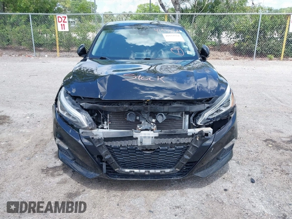 2020 Nissan Altima SR with VIN 1N4BL4CV5LC186805, listed as a IAAI auction lot 41933524 with 59,050 mi miles and . Bid and sale history available at carsss.com. Image 6.