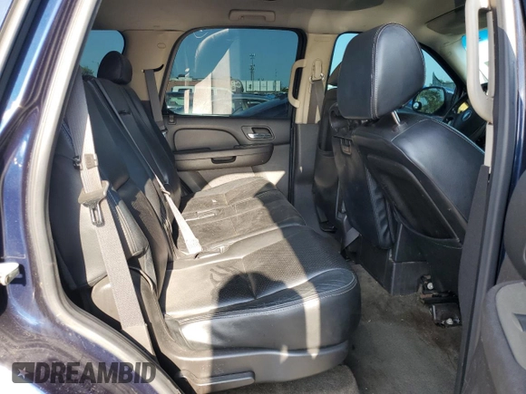 2008 Chevrolet Tahoe 2LT z VIN 1GNFC13088R139102, wystawiony jako Copart lot #52535205 z przebiegiem 260 619 mil mil oraz Czysty tytuł • Clean title. Historia ofert i sprzedaży dostępna na DreamBid. Obrazek 11.