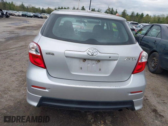 2010 Toyota Matrix z VIN 2T1KU4EE3AC274566, wystawiony jako IAAI lot #42201701 z przebiegiem 107 108 mil mil oraz . Historia ofert i sprzedaży dostępna na DreamBid. Obrazek 12.