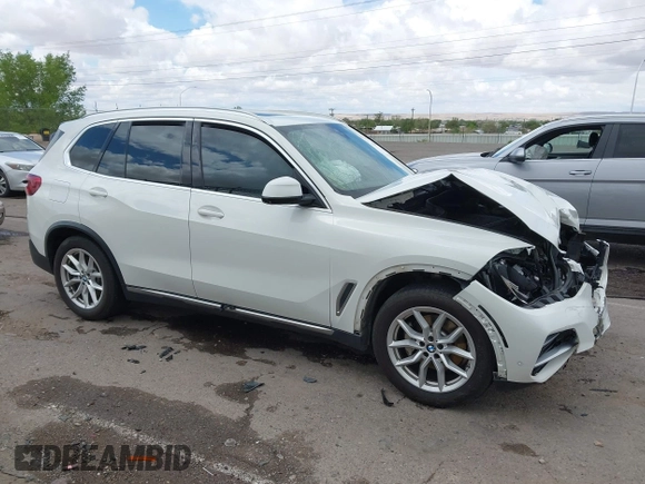 2019 BMW X5 xDrive40i z VIN 5UXCR6C54KLL63804, wystawiony jako IAAI lot #42189314 z przebiegiem Nie podano mil oraz . Historia ofert i sprzedaży dostępna na DreamBid. Obrazek 12.