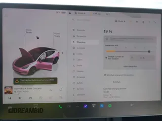 2023 Tesla Model 3 z VIN 5YJ3E1EA8PF671613, wystawiony jako IAAI lot #41737438 z przebiegiem 21 405 mil mil oraz . Historia ofert i sprzedaży dostępna na DreamBid. Obrazek 17.
