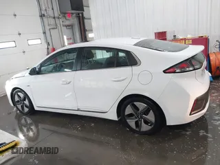 2020 Hyundai Ioniq SEL z VIN KMHC85LC9LU209366, wystawiony jako IAAI lot #41248182 z przebiegiem 120 121 mil mil oraz . Historia ofert i sprzedaży dostępna na DreamBid. Obrazek 14.