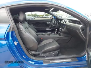 2018 Ford Mustang GT z VIN 1FA6P8CF6J5103891, wystawiony jako IAAI lot #42088550 z przebiegiem 64 530 mil mil oraz . Historia ofert i sprzedaży dostępna na DreamBid. Obrazek 5.