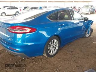 2020 Ford Fusion SE with VIN 3FA6P0HD3LR149333, listed as a IAAI auction lot 41773671 with 31,325 mi miles. Bid and sale history available at carsss.com. Image 4.
