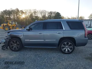 2018 Cadillac Escalade Luxury z VIN 1GYS3BKJ1JR307525, wystawiony jako IAAI lot #41800377 z przebiegiem 171 484 mil mil oraz . Historia ofert i sprzedaży dostępna na DreamBid. Obrazek 14.