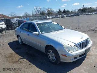 2005 Mercedes-Benz E-Class 3.2L with VIN WDBUF65J15A669561, listed as a IAAI auction lot 41888887 with 87,317 mi miles. Bid and sale history available at carsss.com. Image 1.