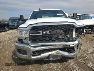 2021 Ram 2500 Tradesman with VIN 3C6UR5HJ5MG585149, listed as a Copart auction lot 84829774 with 114,586 mi miles and Salvage title. Bid and sale history available at DreamBid. Image 5.