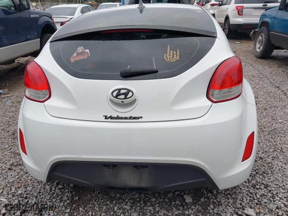 2014 Hyundai Veloster with VIN KMHTC6AD7EU217470, listed as a IAAI auction lot 41286296 with 150,034 mi miles. Bid and sale history available at carsss.com. Image 17.