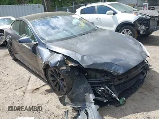 2019 Tesla Model S 75D z VIN 5YJSA1E25KF336849, wystawiony jako IAAI lot #42218724 z przebiegiem 61 529 mil mil oraz . Historia ofert i sprzedaży dostępna na DreamBid. Obrazek 1.