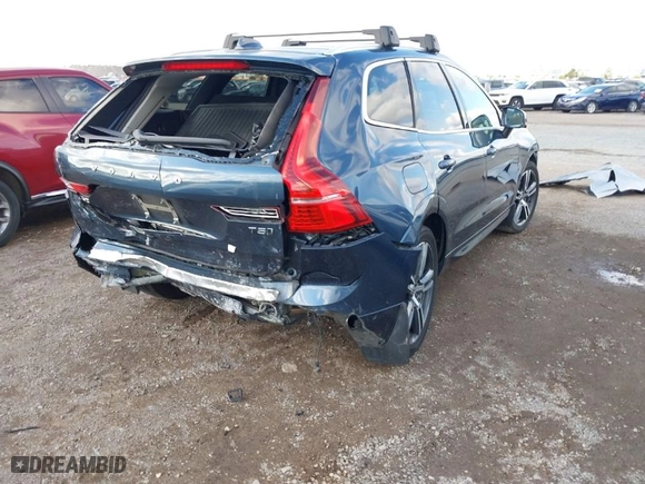 2018 Volvo XC60 Momentum with VIN YV4102RK1J1003714, listed as a IAAI auction lot 41446199 with 72,626 mi miles. Bid and sale history available at carsss.com. Image 4.