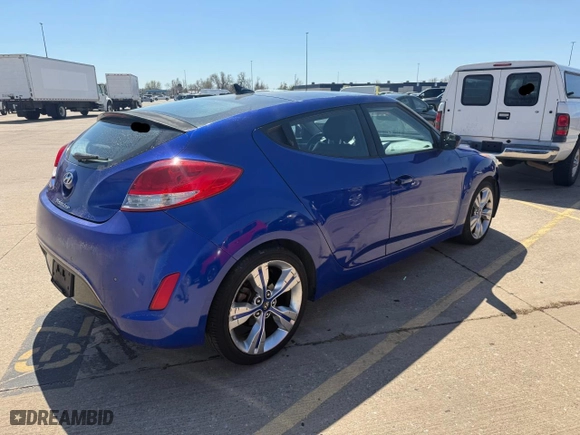 2013 Hyundai Veloster w/Black Int with VIN KMHTC6AD1DU142750, listed as a Copart auction lot 50218935 with 136,700 mi miles and Clean Title. Bid and sale history available at carsss.com. Image 4.
