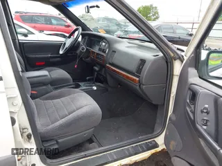 1998 Jeep Grand Cherokee Laredo с VIN 1J4GZ58S8WC372369, выставлен на аукционе IAAI как лот 42222447 с пробегом 223 748 миль миль и . История ставок и продаж доступна на DreamBid. Изображение 5.