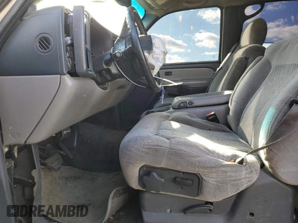 2001 Chevrolet Suburban LS with VIN 3GNFK16T21G162731, listed as a Copart auction lot 83425394 with 231,377 mi miles and Salvage Title. Bid and sale history available at carsss.com. Image 7.
