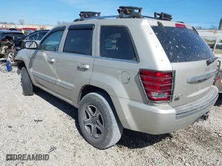 2006 Jeep Grand Cherokee Overland with VIN 1J8HR68256C358437, listed as a IAAI auction lot 41662320 with 172,296 mi miles. Bid and sale history available at carsss.com. Image 3.