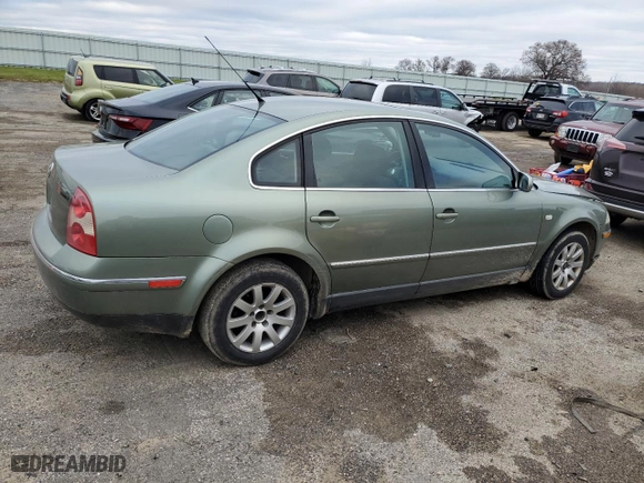2003 Volkswagen Passat GLS with VIN WVWPD63B33P451809, listed as a Copart auction lot 81546604 with 168,002 mi miles and Non Repairable. Bid and sale history available at carsss.com. Image 3.