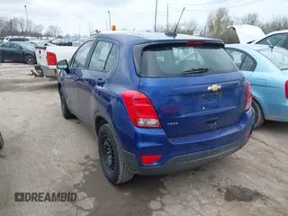 2017 Chevrolet Trax LS with VIN 3GNCJKSB0HL177786, listed as a IAAI auction lot 42016071 with 237,428 mi miles. Bid and sale history available at carsss.com. Image 3.