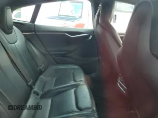 2014 Tesla Model S 60 z VIN 5YJSA1H12EFP62263, wystawiony jako Copart lot #63258675 z przebiegiem Nie podano mil oraz Czysty tytuł • Clean title. Historia ofert i sprzedaży dostępna na DreamBid. Obrazek 10.