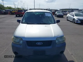 2006 Ford Escape XLT with VIN 1FMCU03Z66KC04189, listed as a IAAI auction lot 42794398 with 155,980 mi miles and . Bid and sale history available at DreamBid. Image 6.
