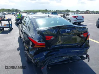 2024 Nissan Altima SR z VIN 1N4BL4CV0RN372815, wystawiony jako IAAI lot #42436563 z przebiegiem 35 231 mil mil oraz . Historia ofert i sprzedaży dostępna na DreamBid. Obrazek 17.