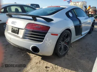 2015 Audi R8 5.2L z VIN WUAANAFG8F7001934, wystawiony jako Copart lot #76660884 z przebiegiem Nie podano mil oraz Szkoda całkowita • Salvage title. Historia ofert i sprzedaży dostępna na DreamBid. Obrazek 3.