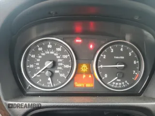 2011 BMW 3 Series 328i xDrive z VIN WBAPK7C54BF195834, wystawiony jako Copart lot #51740295 z przebiegiem 146 972 mil mil oraz Szkoda całkowita • Salvage title. Historia ofert i sprzedaży dostępna na DreamBid. Obrazek 9.